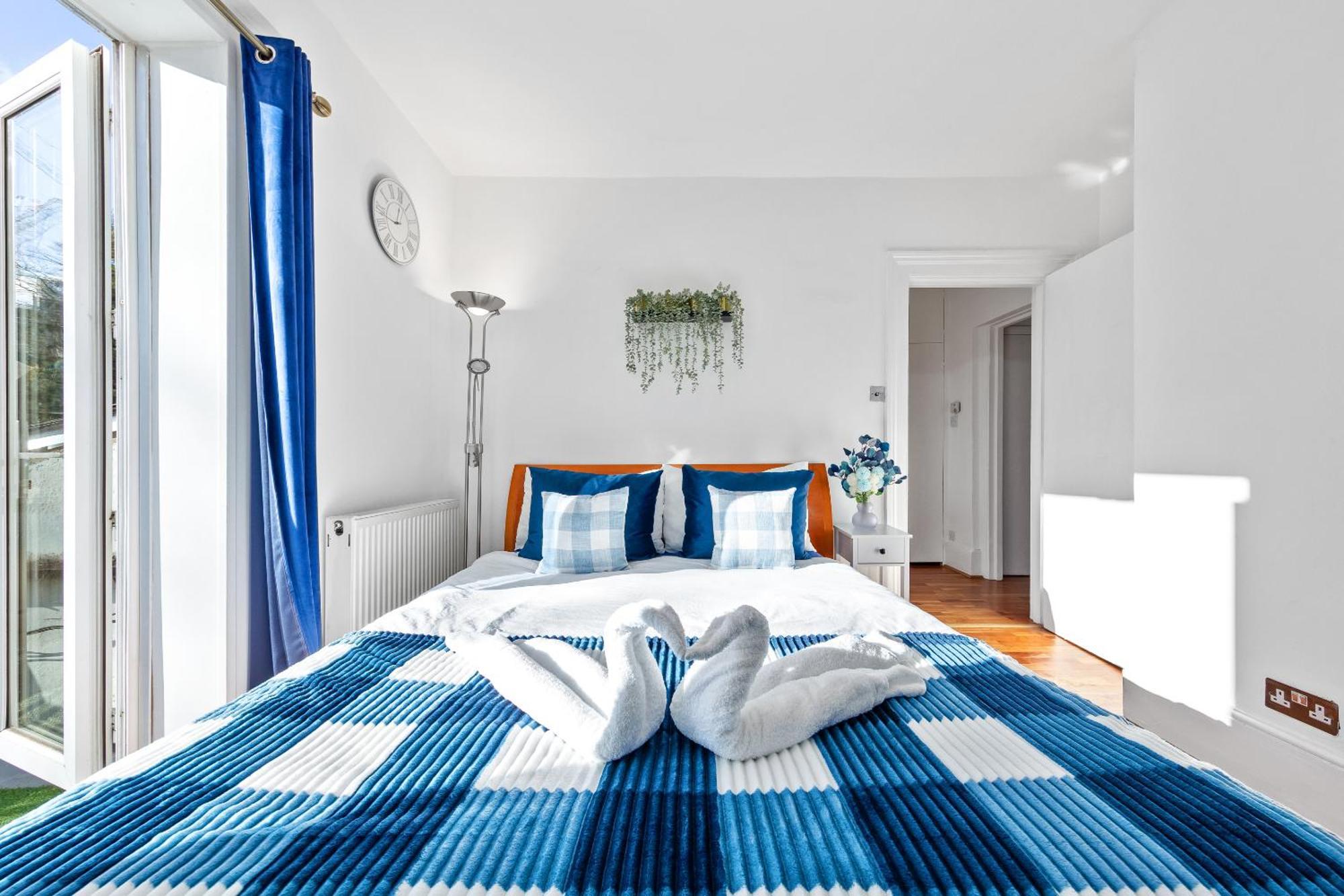 Balcony Blue Theme 1 Bedroom Central London Luxury Flat Near Hyde Park! Accommodates Up To 6! Double Sofa Bed And Next To Station! Екстер'єр фото