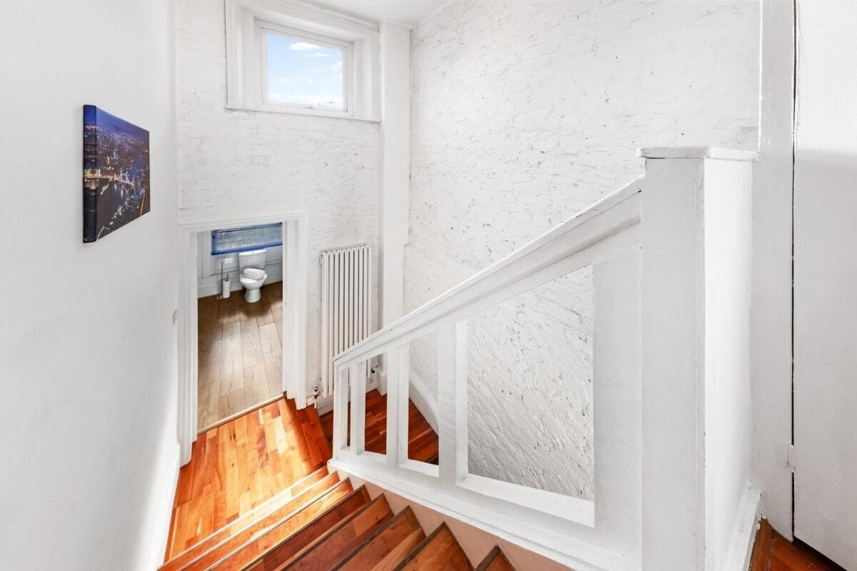 Balcony Blue Theme 1 Bedroom Central London Luxury Flat Near Hyde Park! Accommodates Up To 6! Double Sofa Bed And Next To Station! Екстер'єр фото