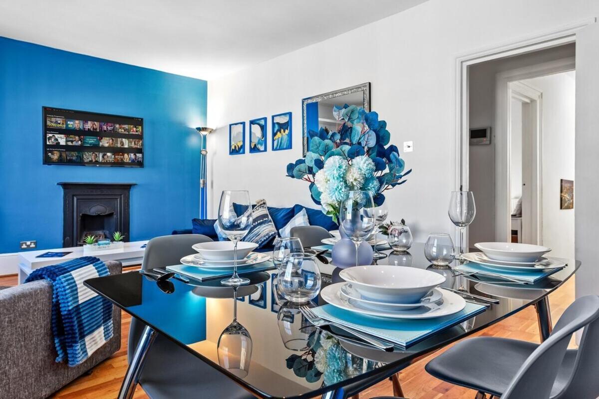Balcony Blue Theme 1 Bedroom Central London Luxury Flat Near Hyde Park! Accommodates Up To 6! Double Sofa Bed And Next To Station! Екстер'єр фото
